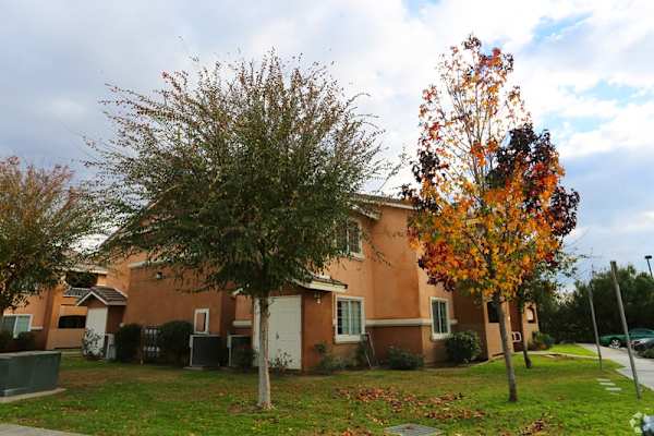 King Square Apts property